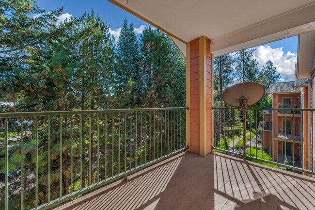 Building Photo - Pheasant Run Condo- 3rd floor NEW PAINT & ...