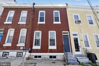 Building Photo - 185 Baldwin St