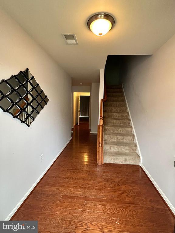 Building Photo - 406 Jacobsen Drive