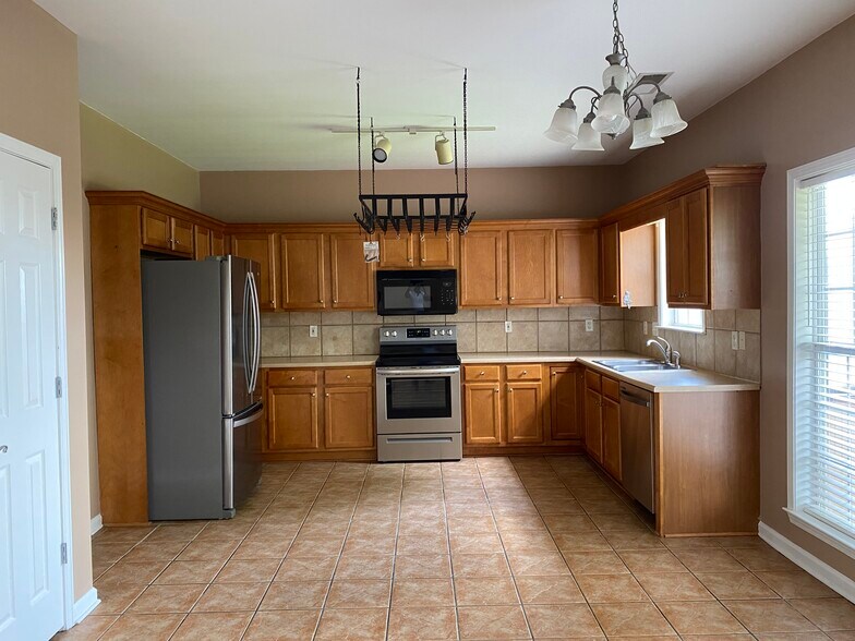 Building Photo - 6321 Overlook Dr