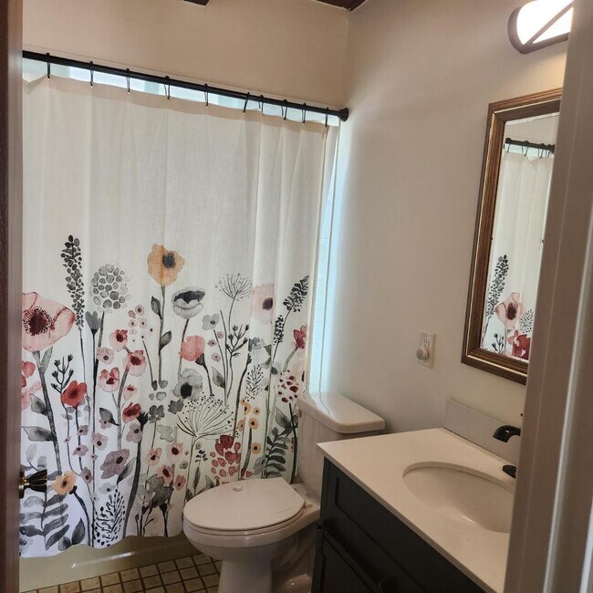 Building Photo - $1,995.00 Love this Midtown Midcentury 3 b...