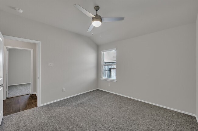 Building Photo - 6212 Hendricks Hbr Dr