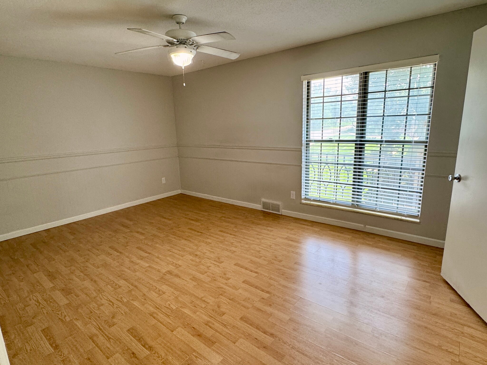 Building Photo - 10211 Cedarbrooke Ln