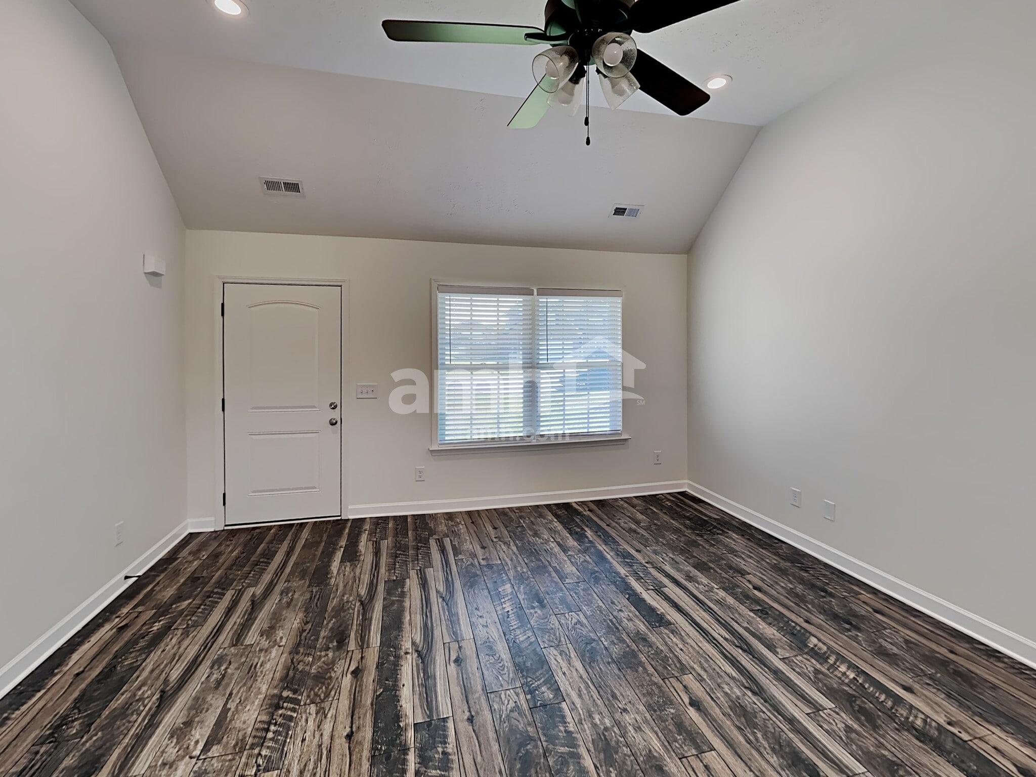 Building Photo - 2913 Dusenburg Dr