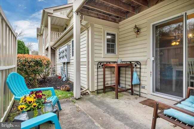 Building Photo - 213 Steeplechase Ct
