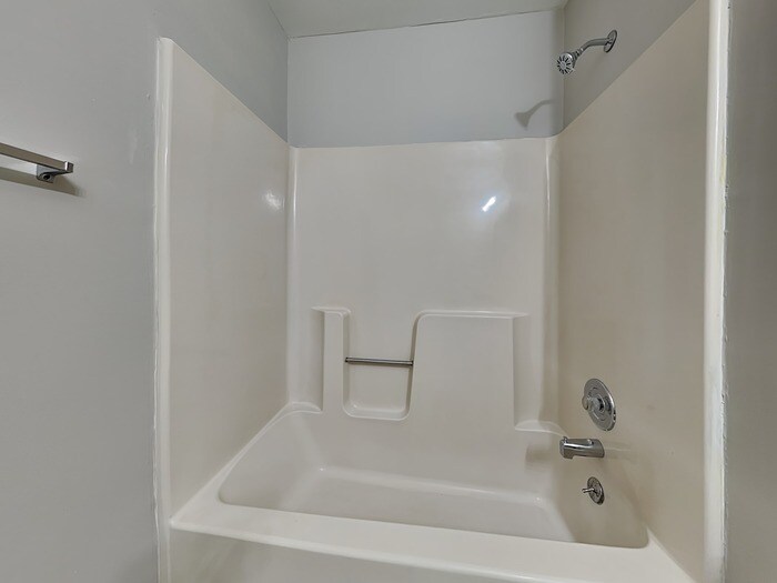 Building Photo - 5519 Carlingford Ct