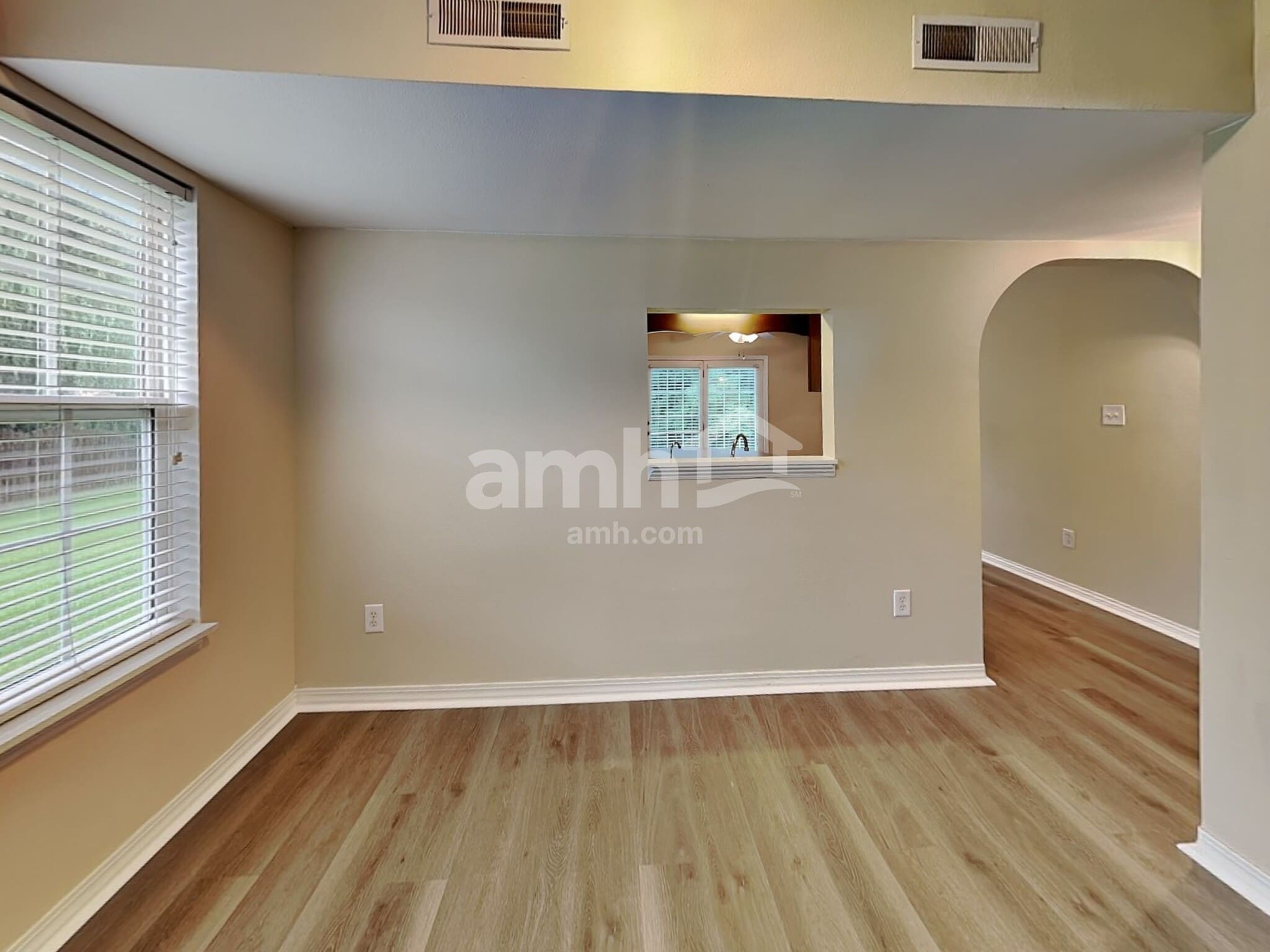 Building Photo - 8016 Lawrence Woods Ct