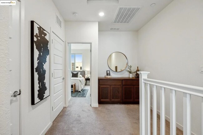 Building Photo - Modern 2+ Bedroom, 2++ Bathroom Living in ...