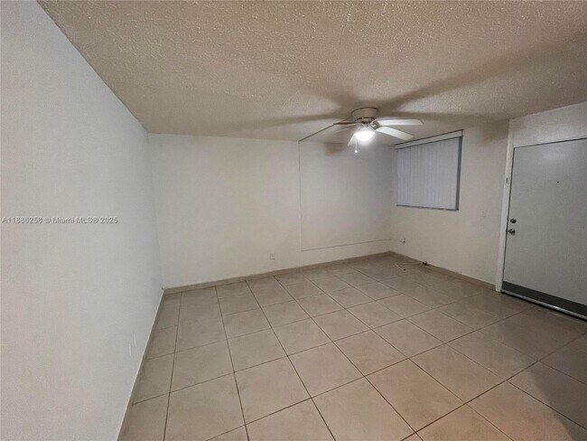 Building Photo - 1801 S Treasure Dr