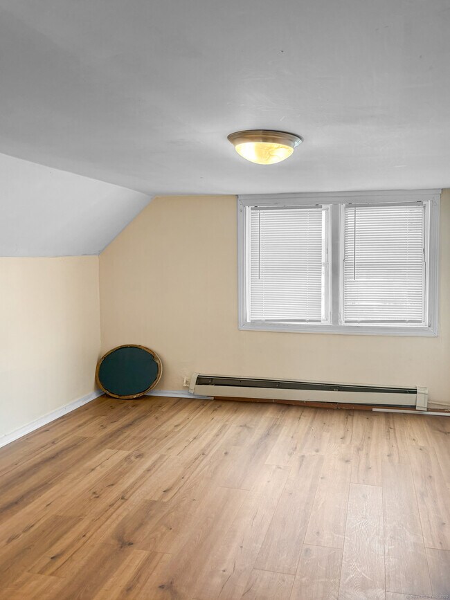 Building Photo - 259 6th St