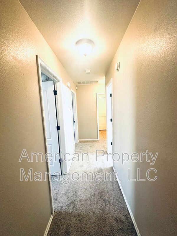 Building Photo - 2832 S 138th E Ave