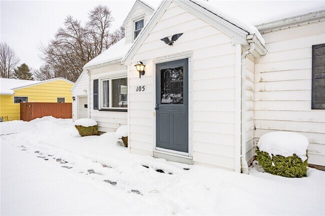 Building Photo - 105 Chestnut Dr