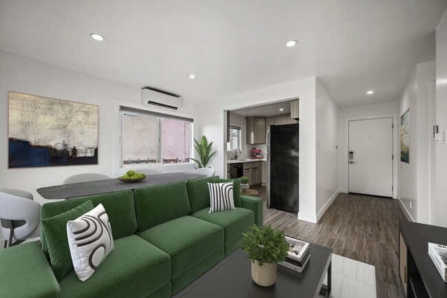 Building Photo - 1101 N Flower St