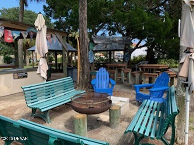 Building Photo - 458 Bouchelle Dr