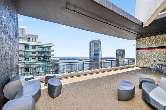 Building Photo - 60 SW 13th St