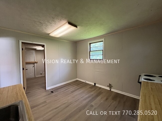 Building Photo - 802 E Williams St