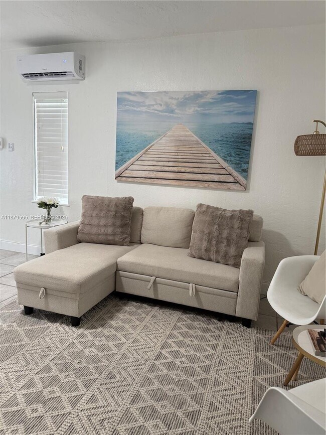 Building Photo - 27 NW 44th St