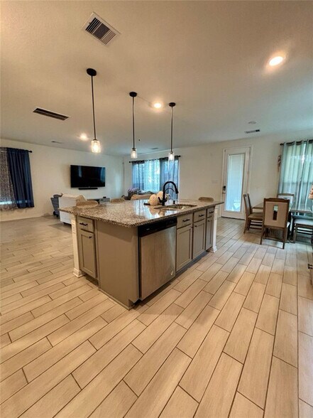 Building Photo - 734 Hardwood Grv Ct