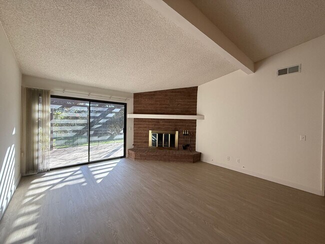 Building Photo - Orcutt Single Story Condo in The Gated Community of Creekridge Villas