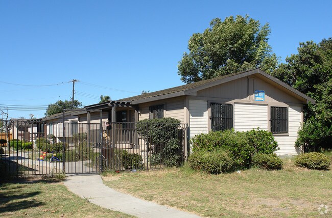Primary Photo - 331-333 Pleasant Valley Rd