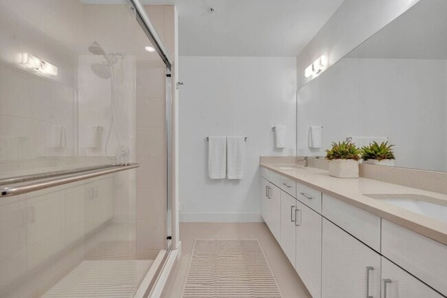 Building Photo - 438 W Swoope Ave