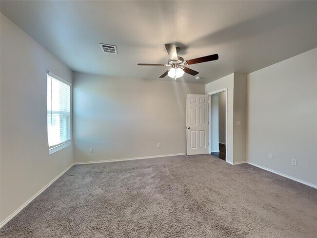 Building Photo - 2045 W Hunters Springs Way