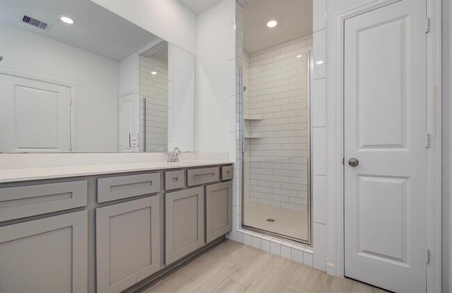 Building Photo - 4138 Balboa Dr