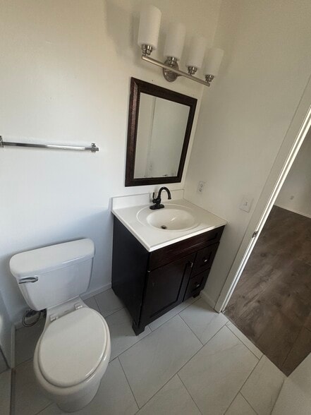 Building Photo - 906 N Church Ave