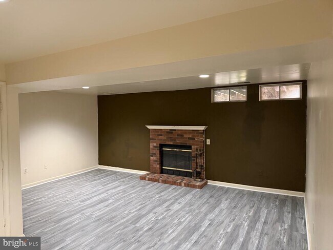 Building Photo - 30 Woodhollow Ct