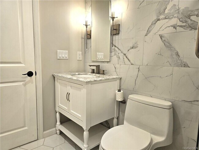 Building Photo - 9 Briarcliff Dr S