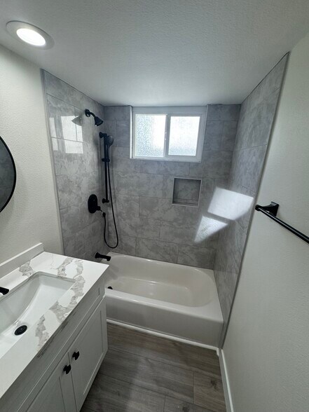 Building Photo - 31671 Seacove Dr