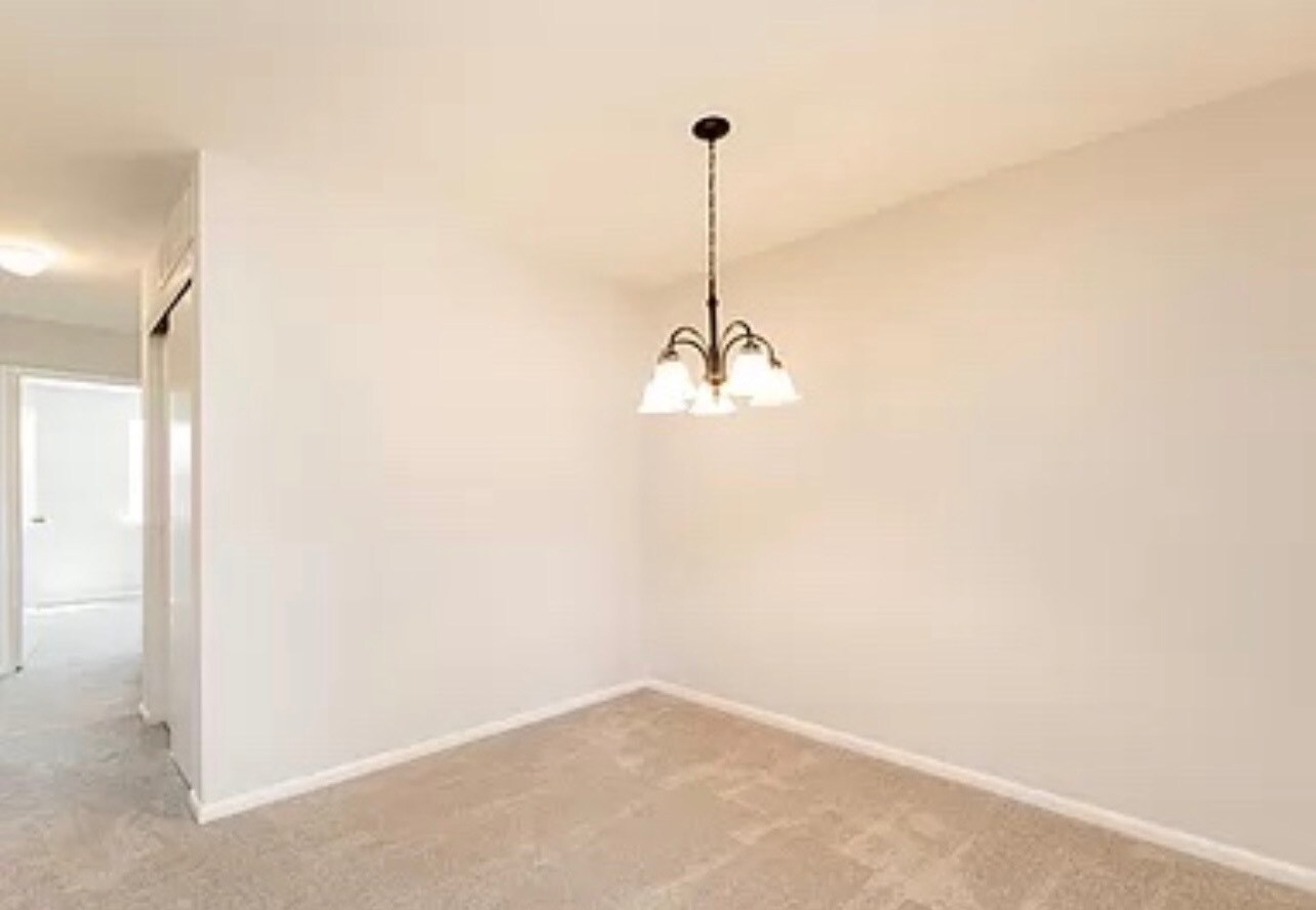 Building Photo - 3963 Rowena Dr