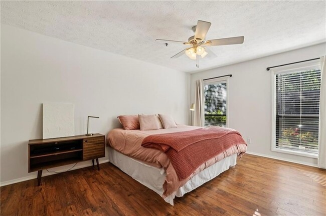 Building Photo - 1602 Cumberland Ct SE