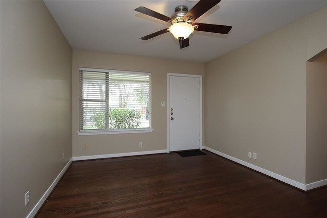 Building Photo - 5036 De Milo Dr