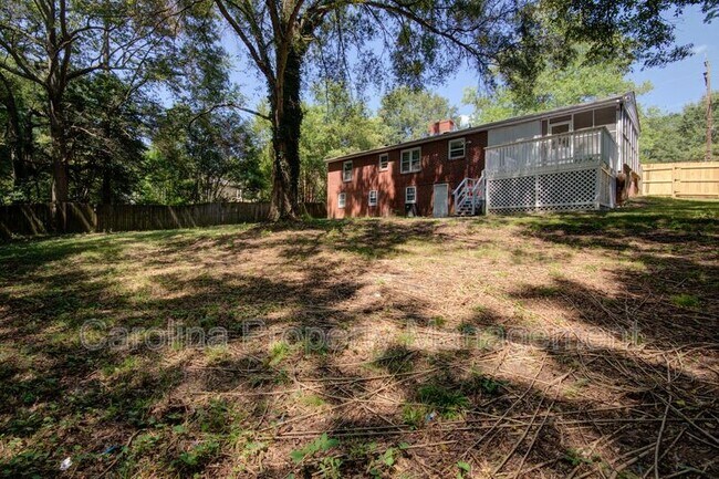 Building Photo - 607 W 19th Ave
