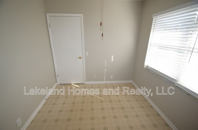 Building Photo - 145 Audubon Rd