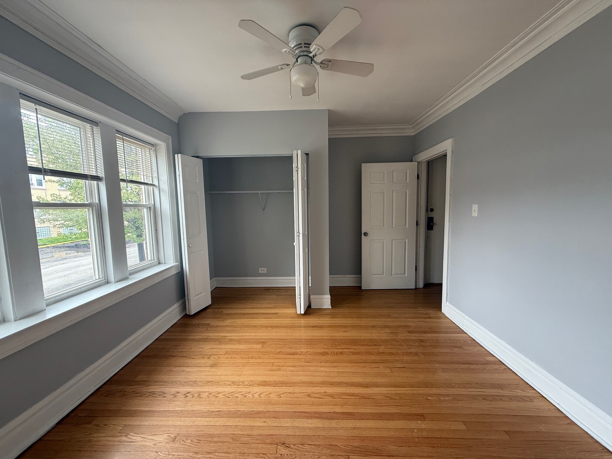 Building Photo - 3020 N Karlov Ave