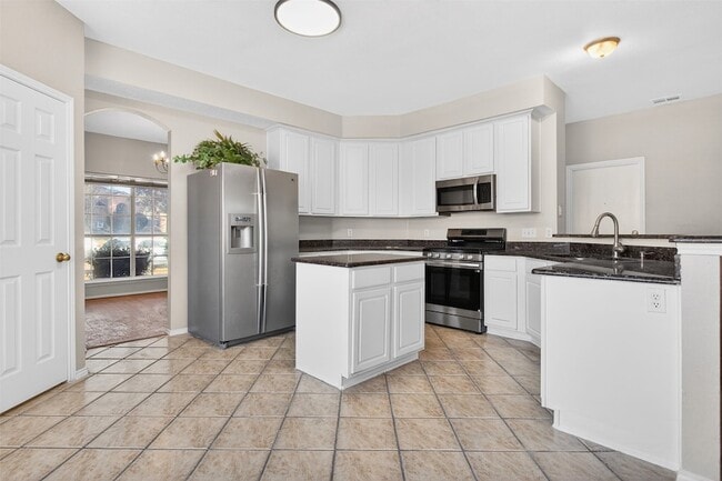 Building Photo - 770 Whitman Dr