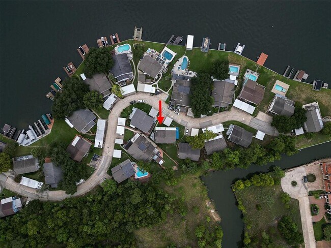Building Photo - 88 Lakeview Village