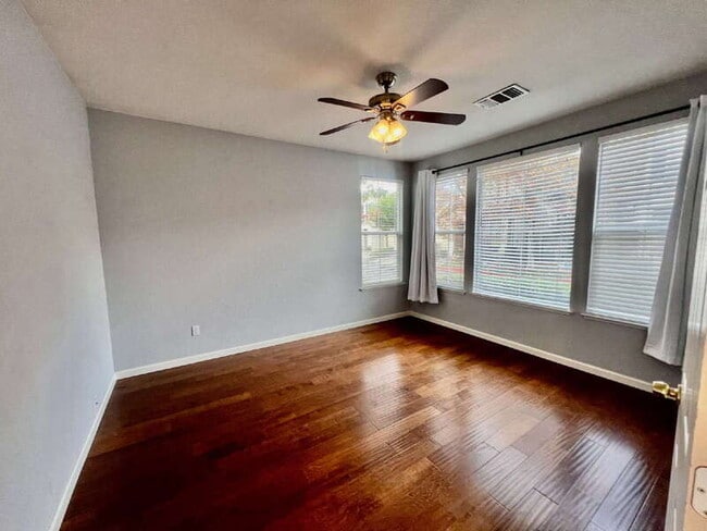 Building Photo - 668 Granite Ln