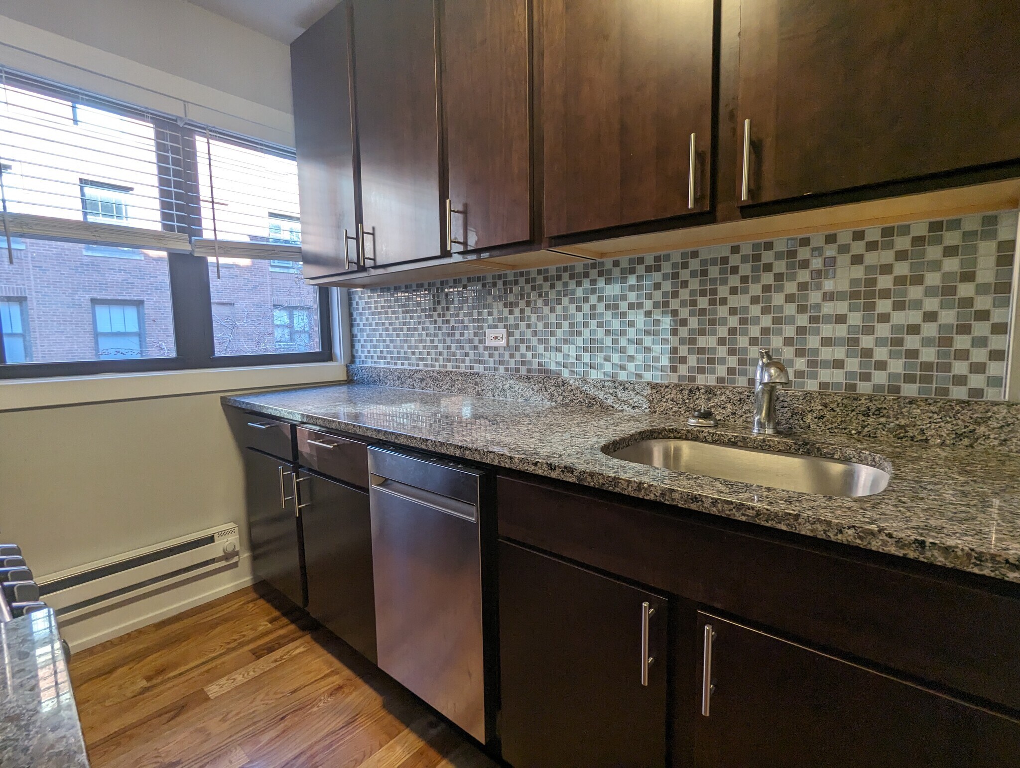 Building Photo - 908 W George St