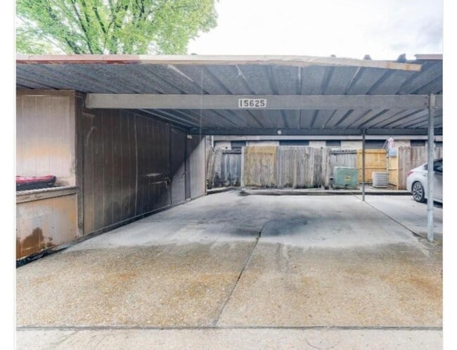 Building Photo - 15625 Weldon Dr