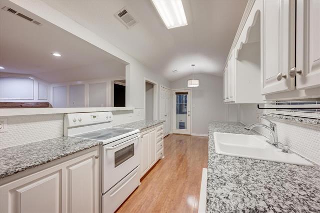 Building Photo - 1504 Ashwood Ln