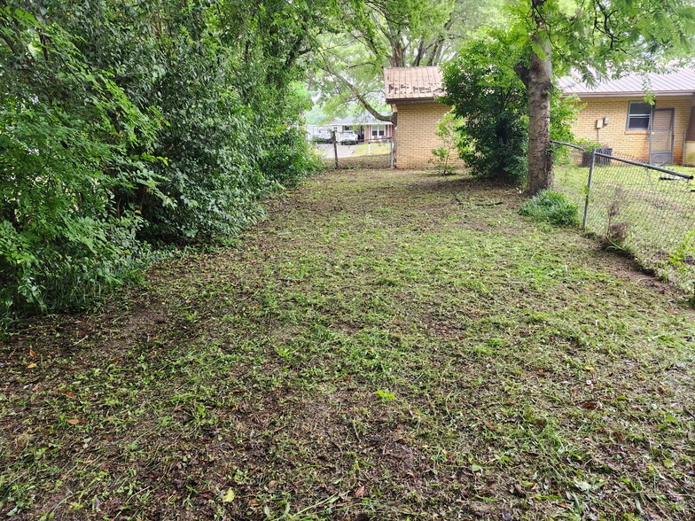Backyard - 105 Valencia Cir