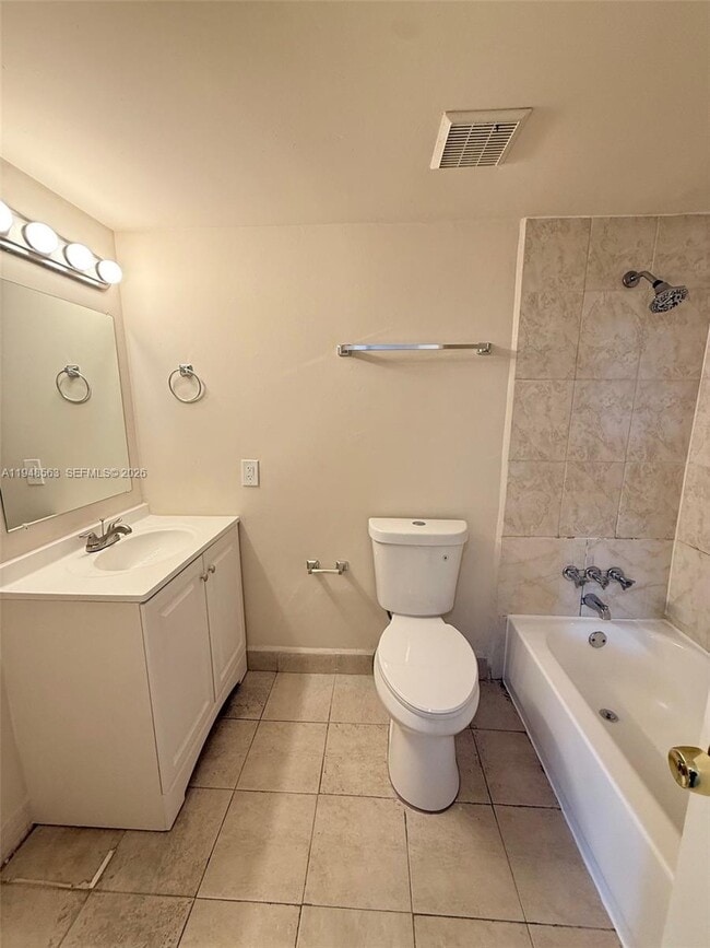 Building Photo - 1801 S Treasure Dr