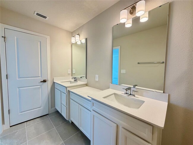 Building Photo - 12326 Amber Crk Cir