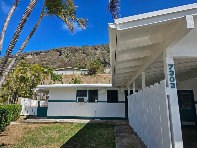 Primary Photo - 7303 Mokuone St