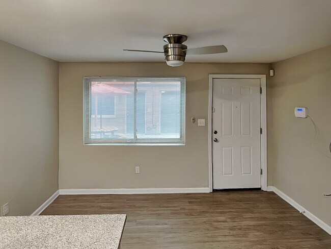 Building Photo - Lantern Square Apartments-B5