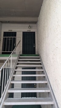 Building Photo - Spacious one bedroom near The Mall of Millenia Move in Special reduced security deposit only $500...