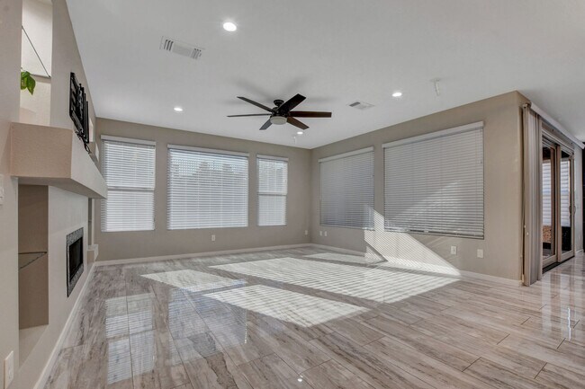 Building Photo - 6005 Andezano Dr